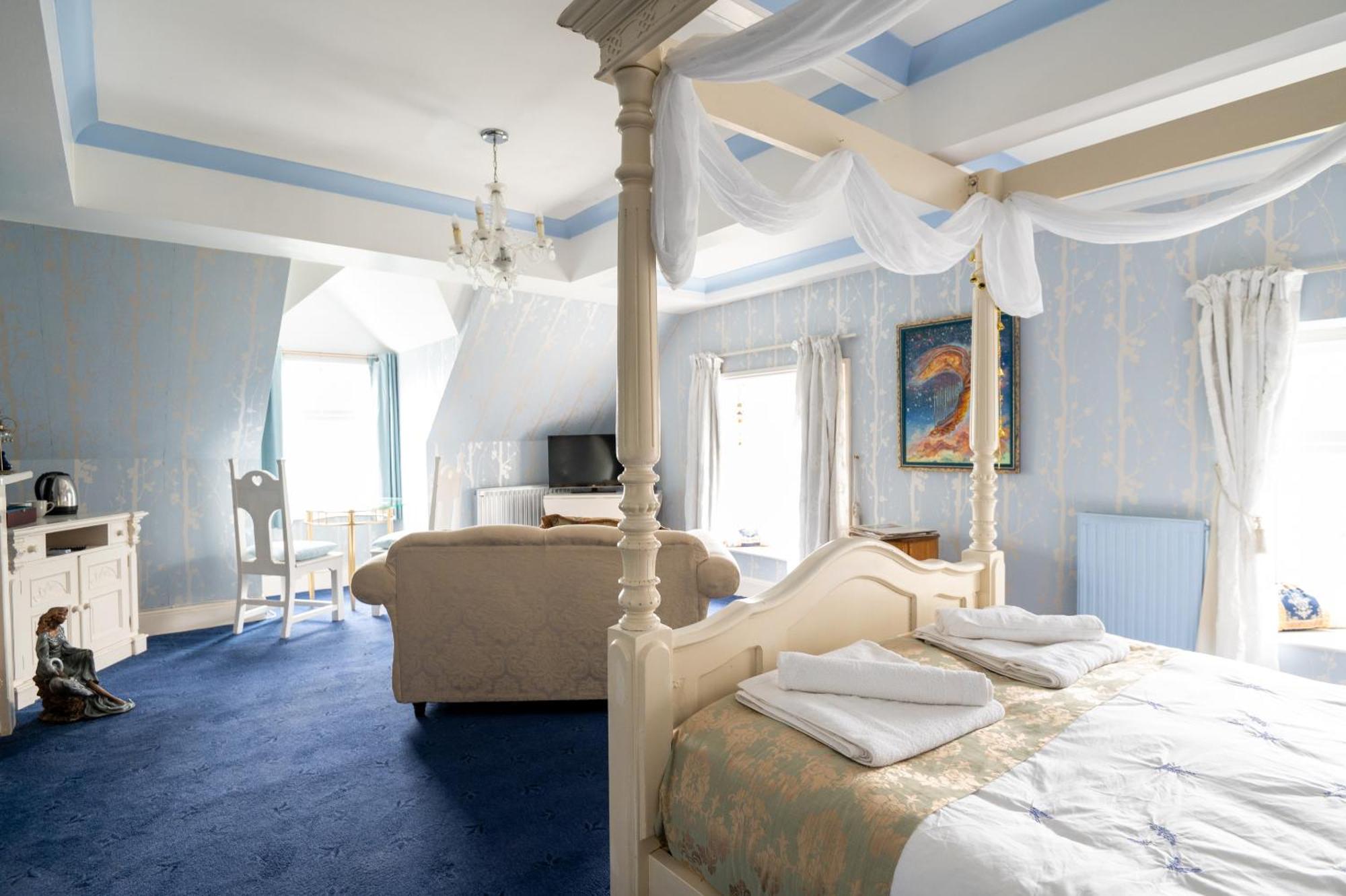 Enchanted Manor Hotel Niton Room photo